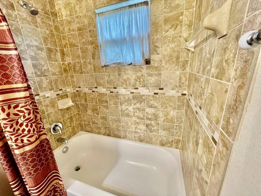 Cozy Modest Home Near Universal Studios/Volcanobay 올랜도 외부 사진